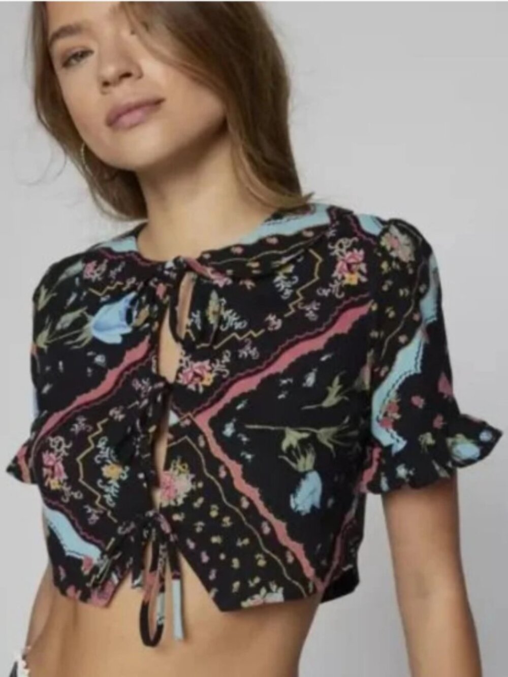 Kimchi Blue Saturday Tie Front Crop Blouse Size Large Peter Pan Collar